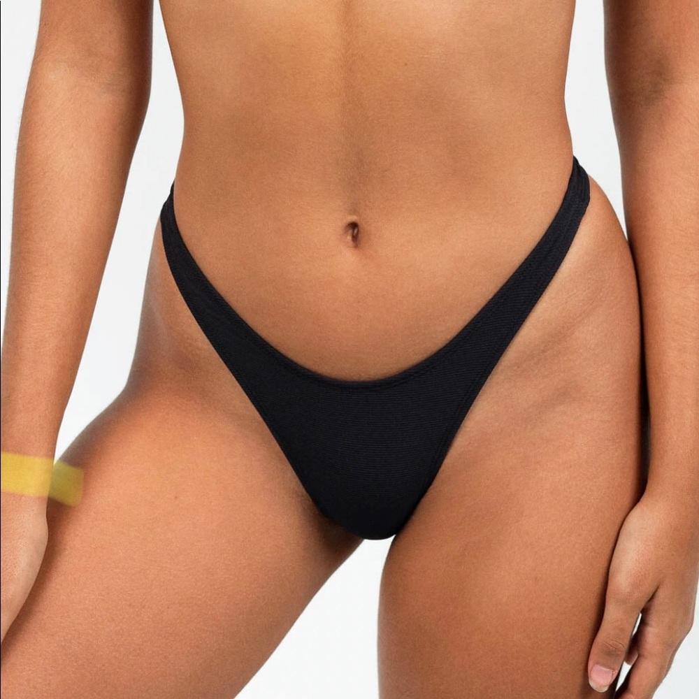 No bad addiction High cut bikini bottoms